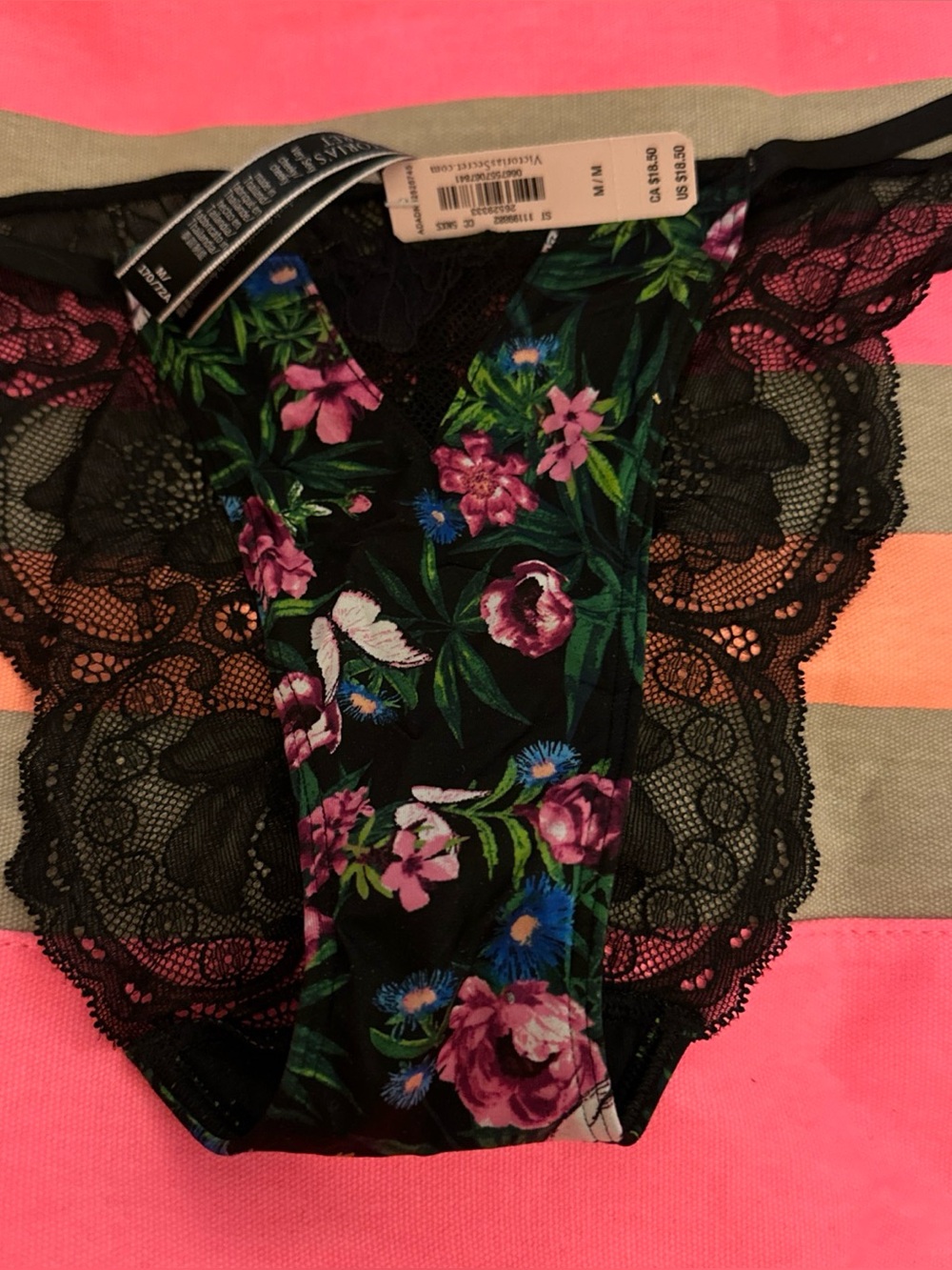 Very Sexy Victoria’s Secret Cheeky Panty,M,NWT
